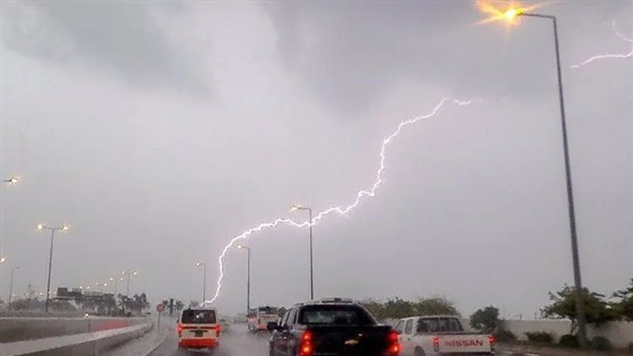 تحذير من عواصف رعدية وأتربة مثارة تضرب طقس اليوم في عدة مناطق